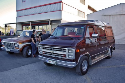 Ford F150 Ranger, Chevy Van G20