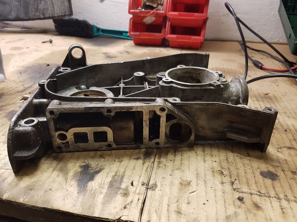 Ohišje oljne pumpe nespeskano 3.jpg